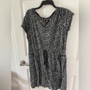 Ladies Talbot black and white animal print dress l p